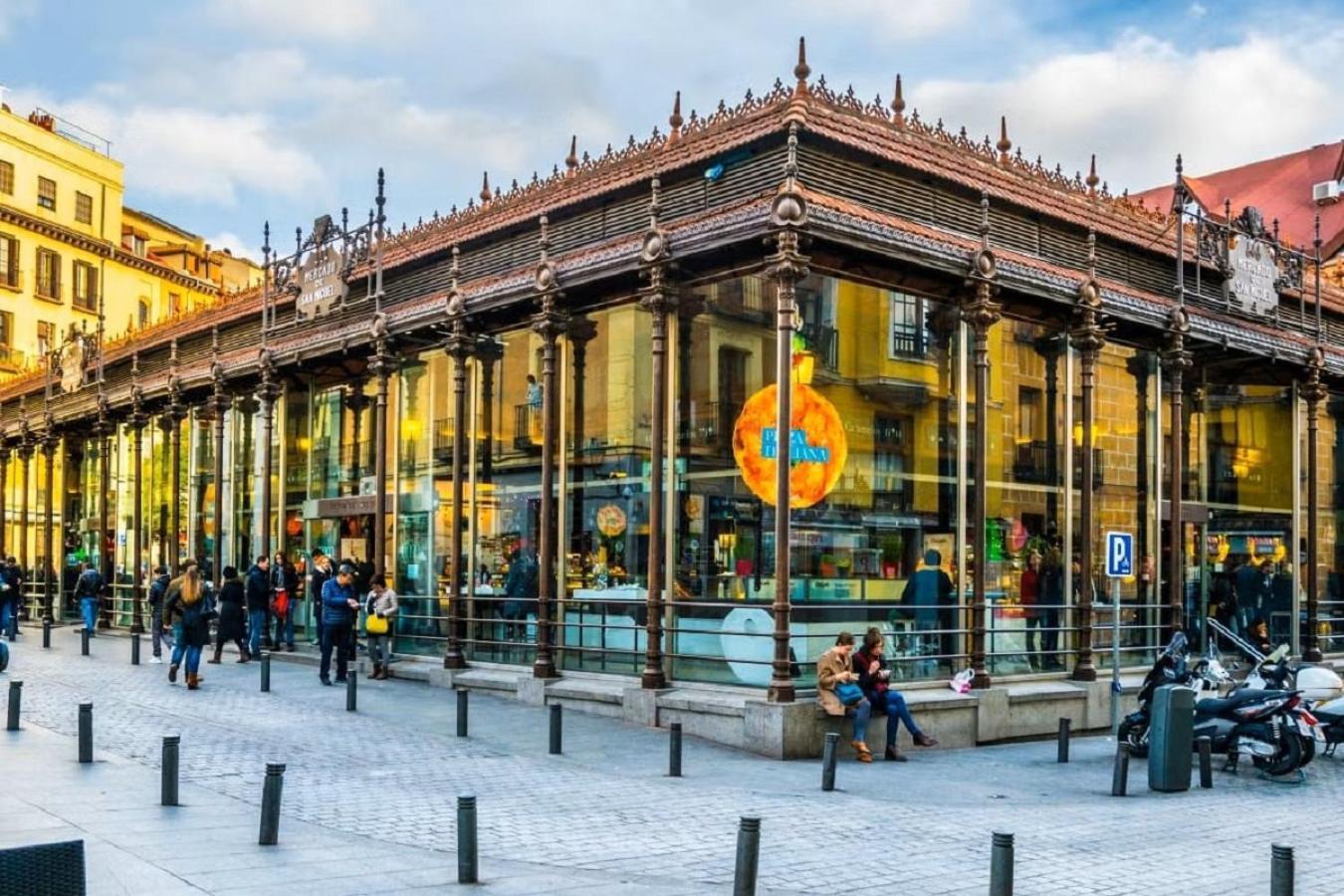 Ferienwohnung Apartamento Unico En Gran Via Madrid Exterior foto